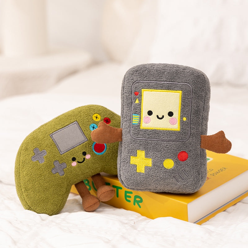 ELAINREN 5Pcs Gaming Equipment Plush Pretend Play Set(Beer/Skateboard/Game console/Handle/Mobile Phone)