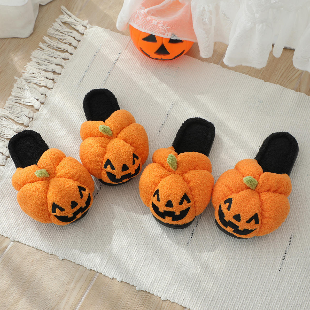 ELAINREN Halloween Pumpkin Slippers for Women Men Spooky Slides Soft Plush Fuzzy Slippers Indoor Outdoor Shoes